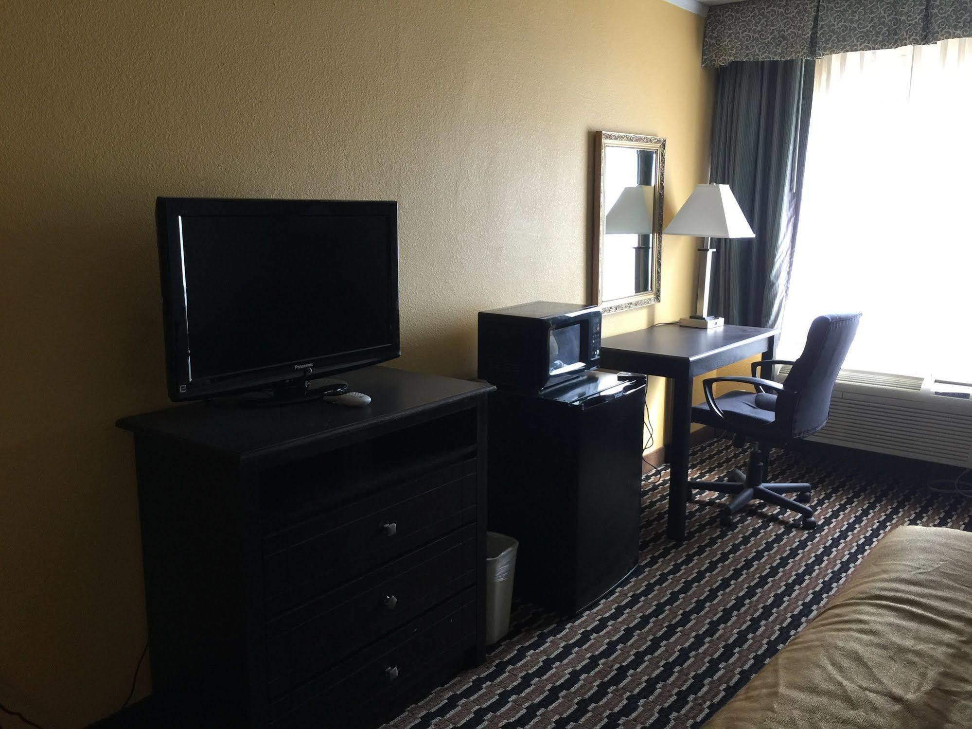 Super 8 By Wyndham Des Moines Hotel Ngoại thất bức ảnh
